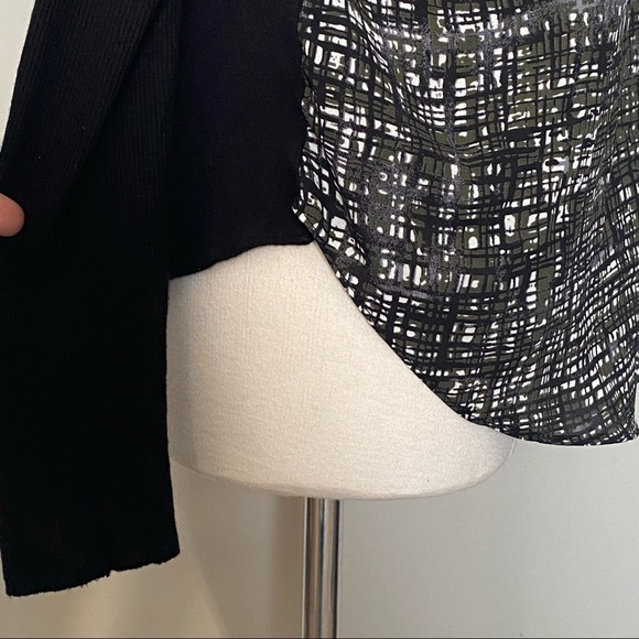 Lola & Sophie Long Sleeve Zipper V-neck Blouse Top, size Medium - Picture 6 of 12